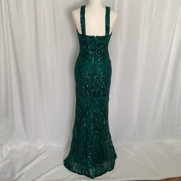 City Vibe Sleeveless High-Neck Sequin Pattern Long - Picture 9 of 11